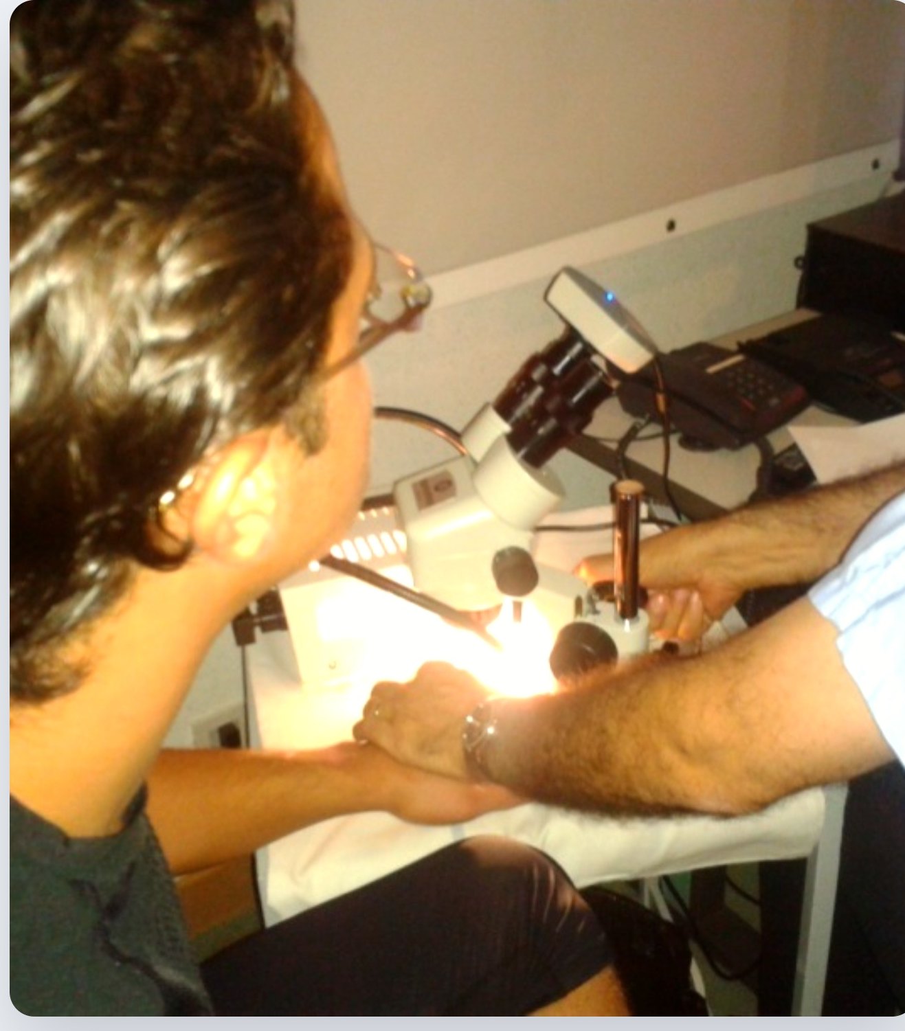 Capillaroscopy examination at the nail fold